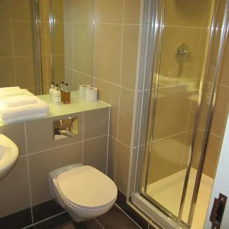 Woodlock Apartments *